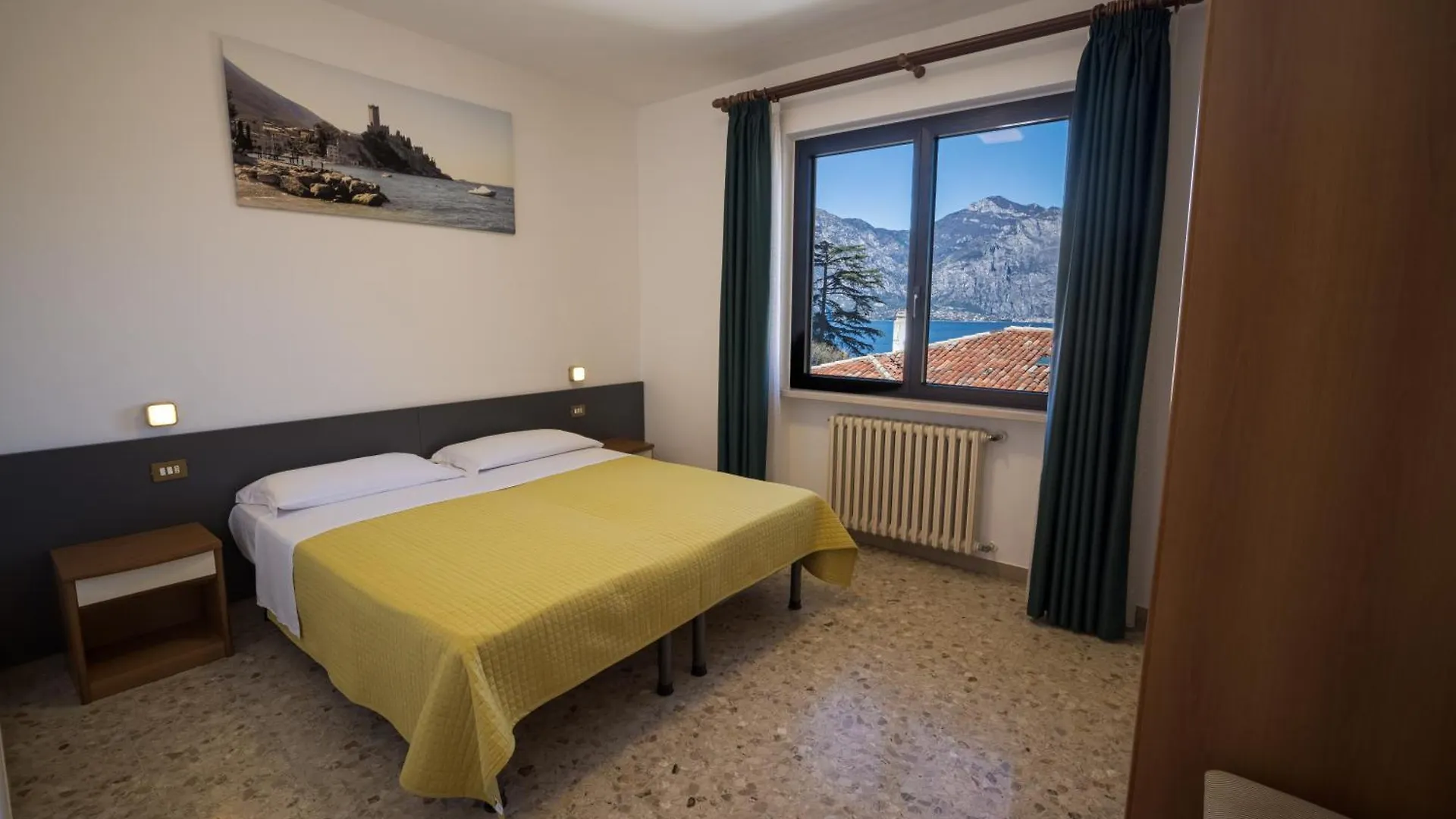 La Madrugada Aparthotel Malcesine 0*,  Italy