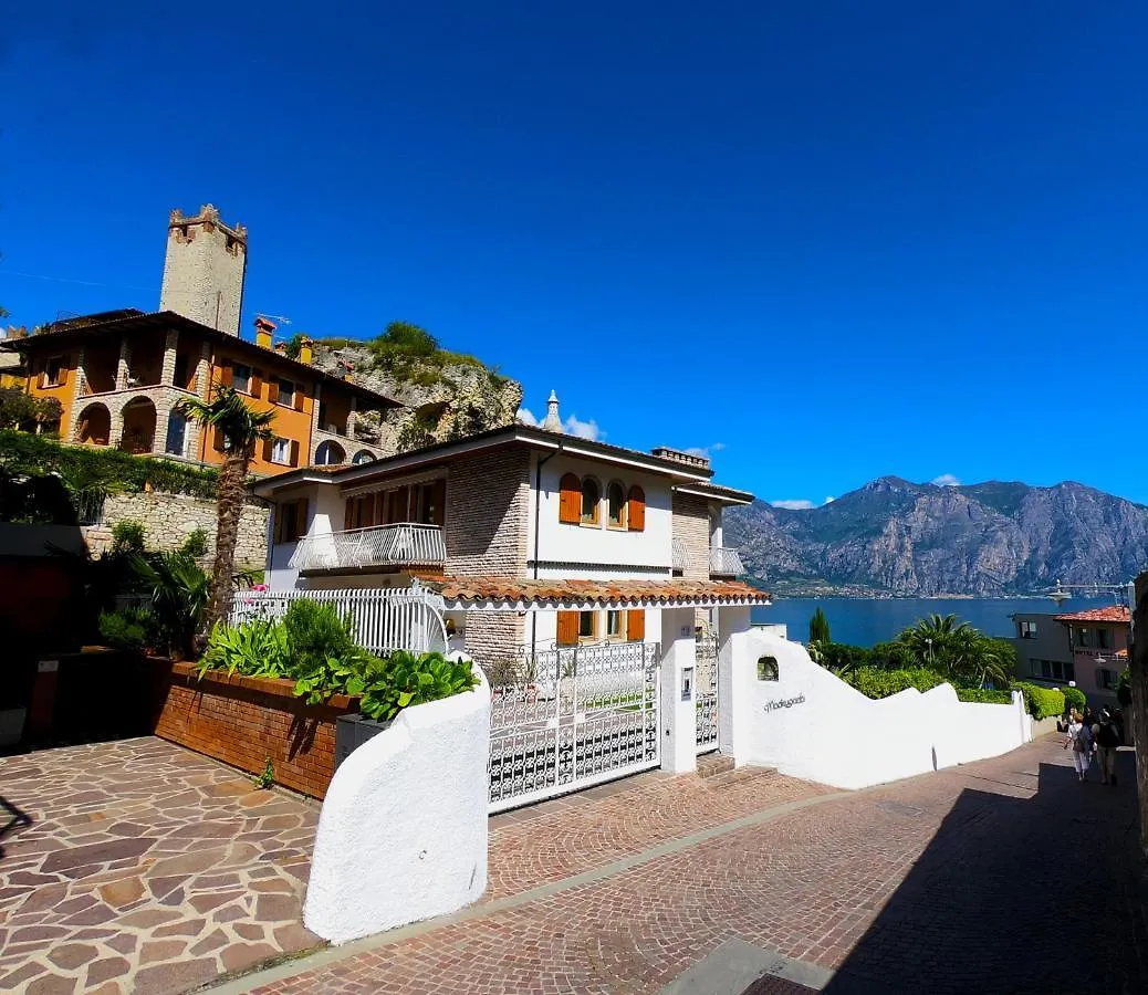 La Madrugada Aparthotel Malcesine